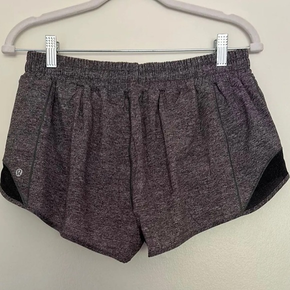 Lululemon Hotty Hot Short 2.5" size 10 - Picture 5 of 6